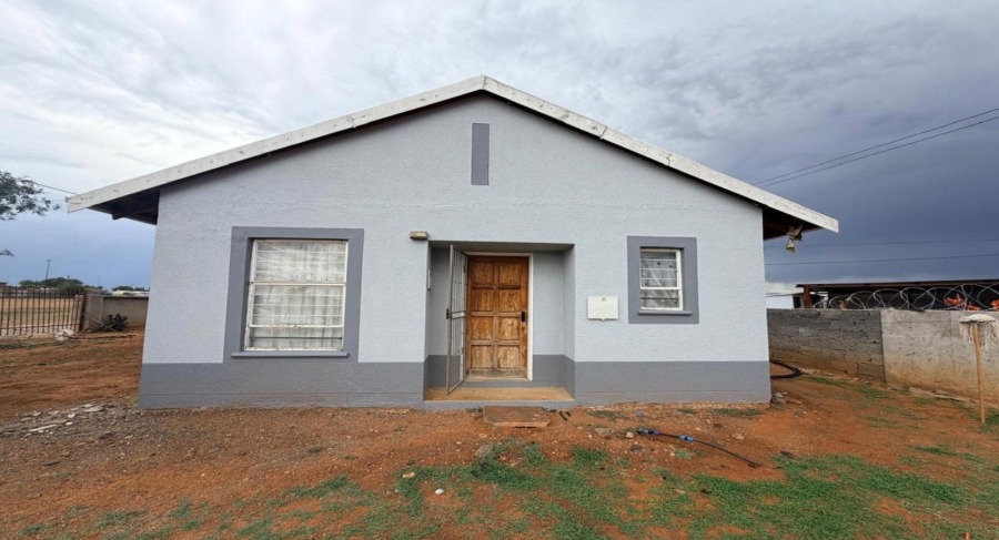 2 Bedroom Property for Sale in Roodepan Northern Cape